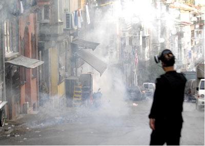 Taksim savaş alanına döndü - Resim 8