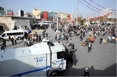 Taksim savaş alanına döndü - Resim 4