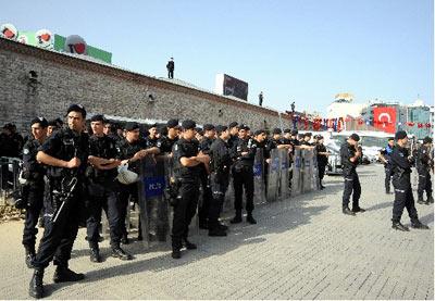 Taksim savaş alanına döndü - Resim 7