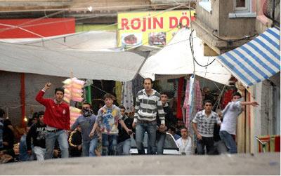 Taksim savaş alanına döndü - Resim 13