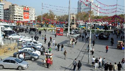 Taksim savaş alanına döndü - Resim 3
