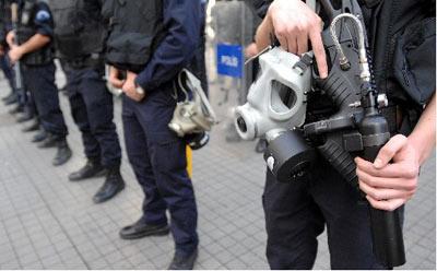 Taksim savaş alanına döndü - Resim 12