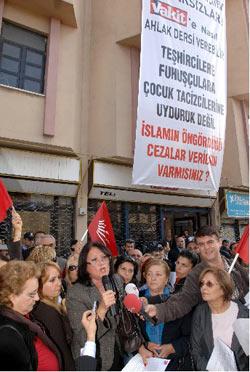 Vakit önünde arbede - Resim 6