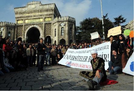 Tek slogan: KAHROLSUN YÖK - Resim 11