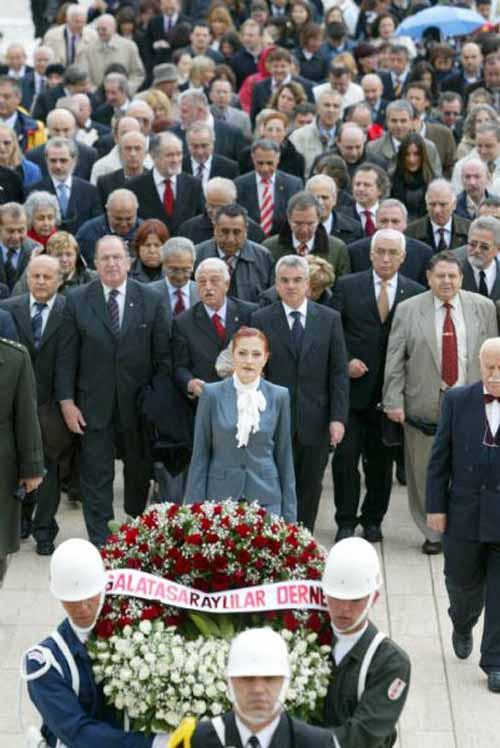 Hakan Şükür'ü ATA'ya şikayet ettiler
