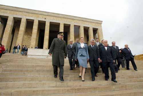 Hakan Şükür'ü ATA'ya şikayet ettiler