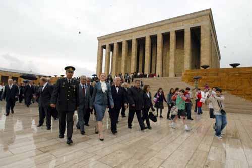Hakan Şükür'ü ATA'ya şikayet ettiler