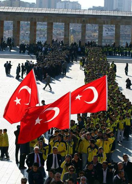 Herkes ATASINA koştu