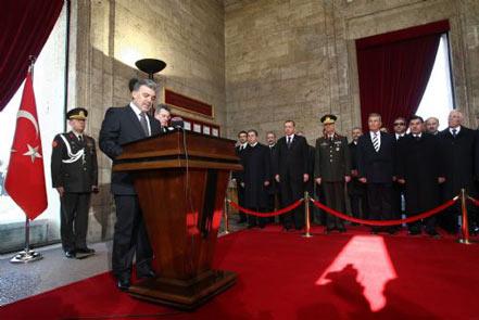 Herkes ATASINA koştu