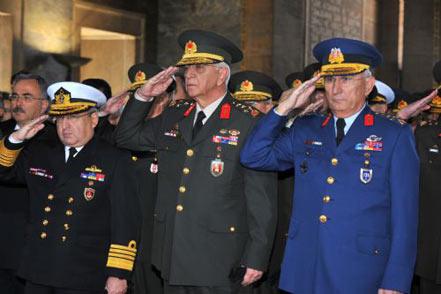 Herkes ATASINA koştu