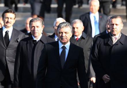 Herkes ATASINA koştu