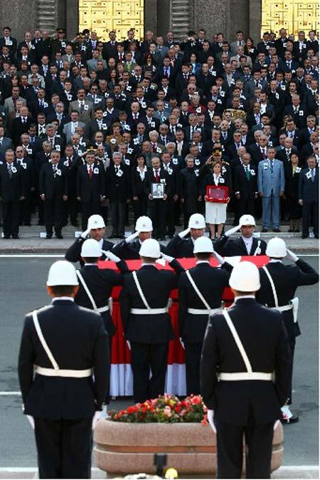 Son Gazi'ye görkemli uğurlama - Resim 15