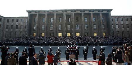 Son Gazi'ye görkemli uğurlama - Resim 16