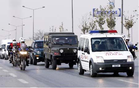 Son Gazi'ye görkemli uğurlama - Resim 7