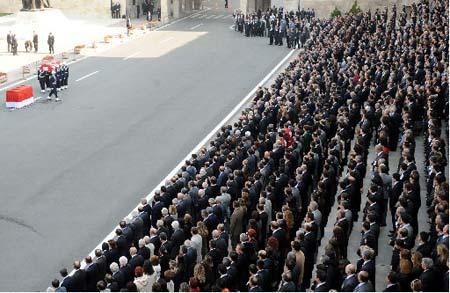 Son Gazi'ye görkemli uğurlama - Resim 5