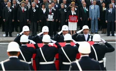 Son Gazi'ye görkemli uğurlama - Resim 14