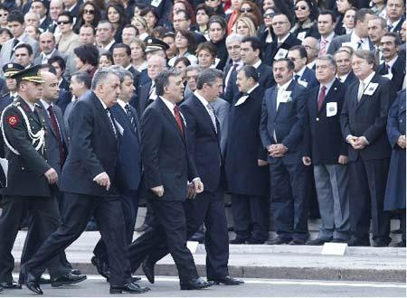 Son Gazi'ye görkemli uğurlama - Resim 12