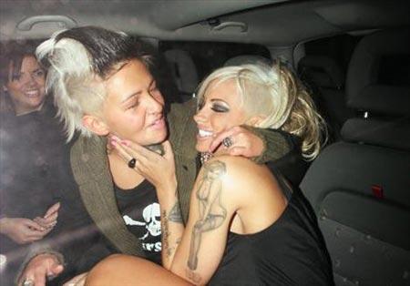 Jodie Marsh ve Kız arkadaşı Nina  - Resim 4