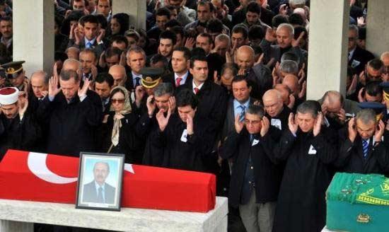 Gündüz Aktan'ın cenaze töreni - Resim 5
