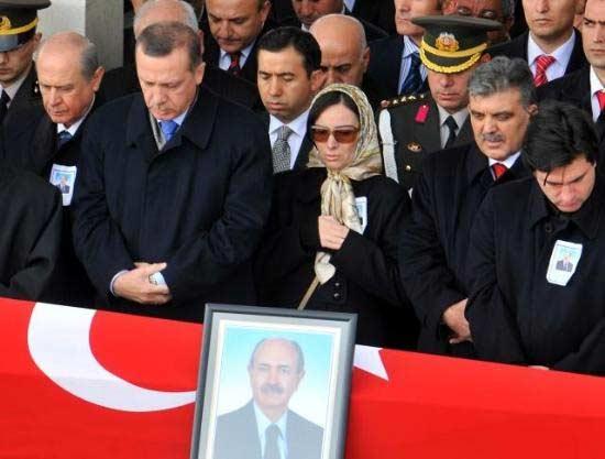Gündüz Aktan'ın cenaze töreni - Resim 3