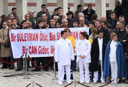 Şehit annesinin önünde eğildi - Resim 7
