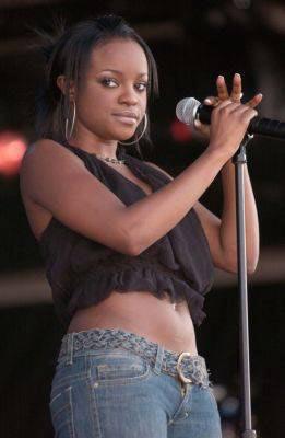 Keisha Buchanan - Resim 10