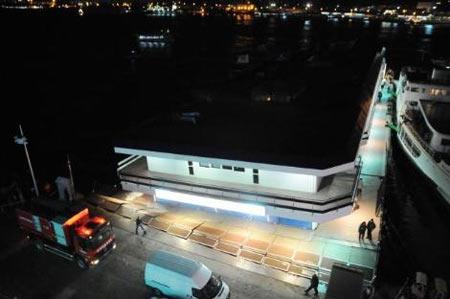 Karaköy İskelesi Tamamen Battı - Resim 15