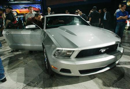 Göz kamaştıran 2010 model Mustang - Resim 1