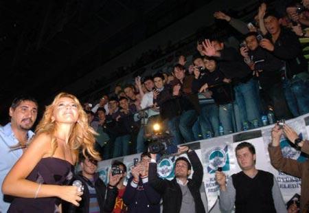 Hadise Kayseri'yi salladı - Resim 11