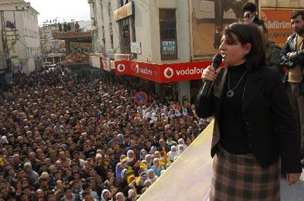 Emine Ayna Hakkari'de - Resim 12
