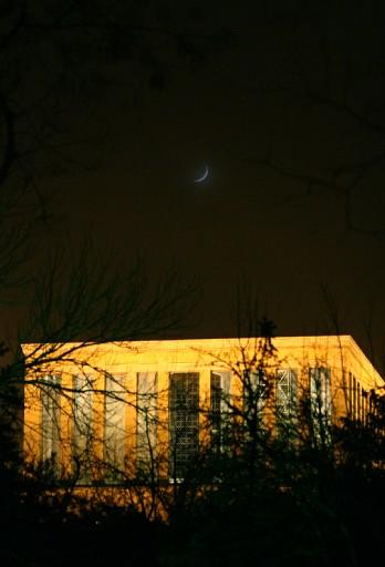 Gökyüzünde AY - YILDIZ buluşması