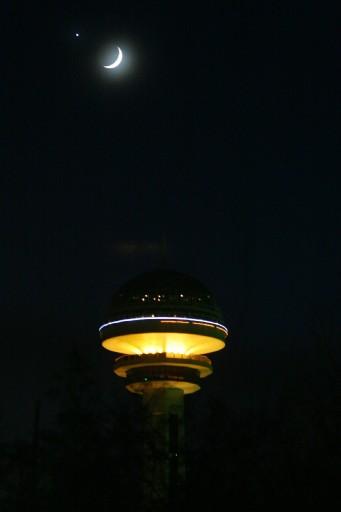 Gökyüzünde AY - YILDIZ buluşması