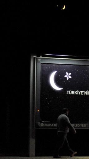 Gökyüzünde AY - YILDIZ buluşması