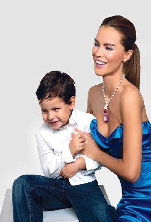 Ebru Şallı Tan ve oğlu Beren  - Resim 4