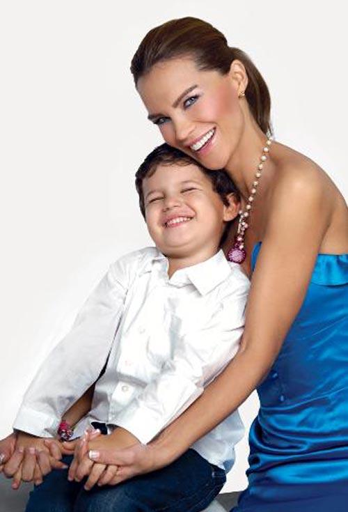 Ebru Şallı Tan ve oğlu Beren  - Resim 14