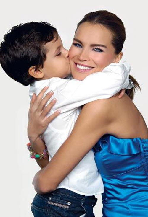 Ebru Şallı Tan ve oğlu Beren  - Resim 16
