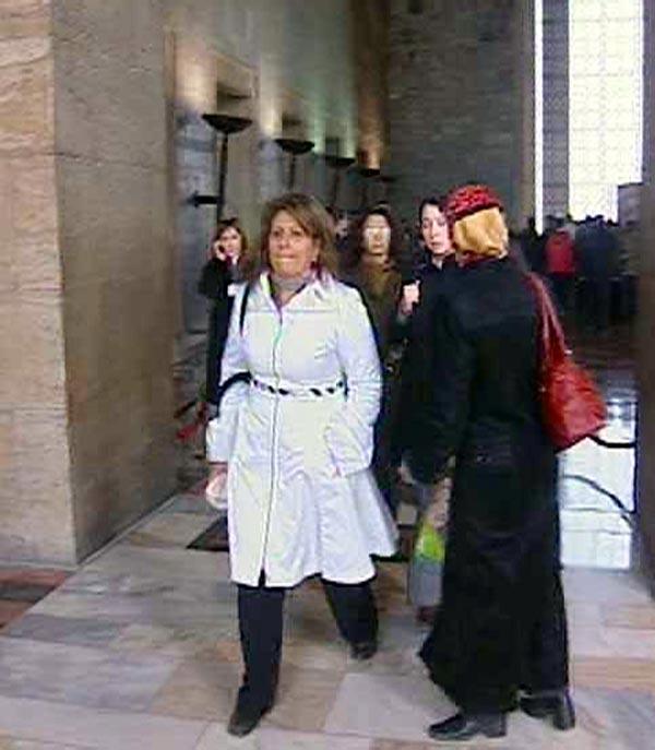 Türbanlı anneler Anıtkabir'e sokulmadı