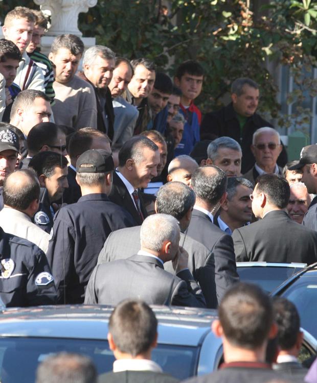 Yenge evde torun bakıyor - Resim 2