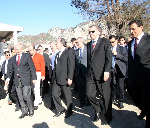 Yenge evde torun bakıyor - Resim 1