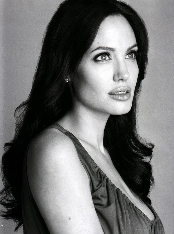 Kapak Kızı Angelina Jolie - Resim 2