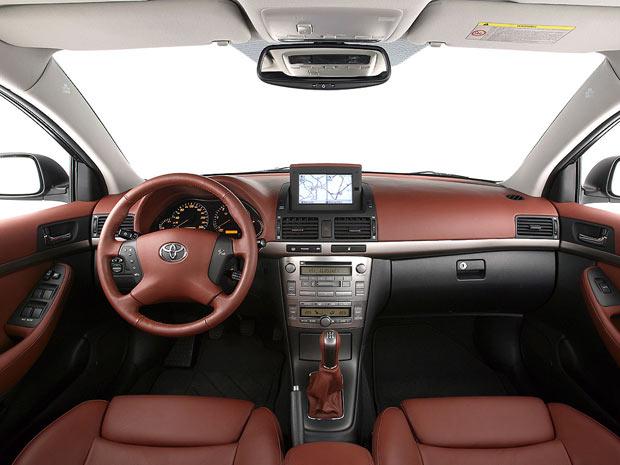 Toyota Avensis - Resim 2