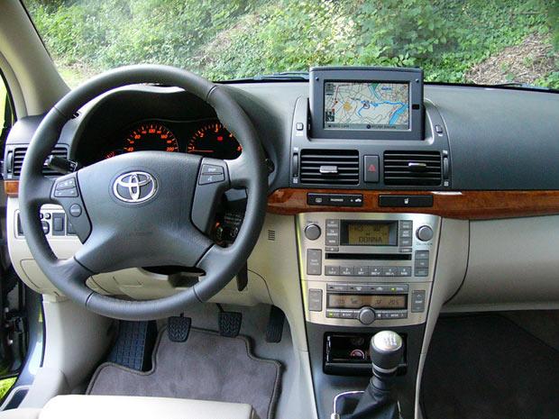 Toyota Avensis - Resim 1