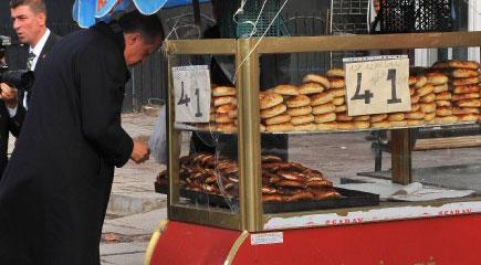 Erdoğan simit aldı