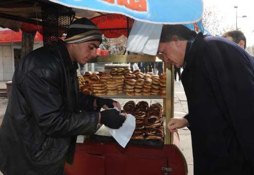 Erdoğan simit aldı