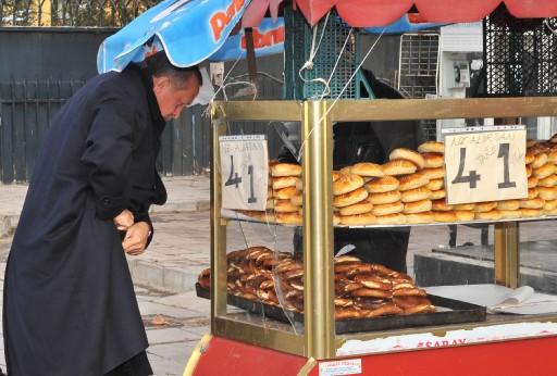 Erdoğan simit aldı