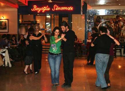 Rock'n Roll'un horonla DANSI - Resim 2