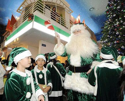 Dünya NOEL'i kutluyor - Resim 47