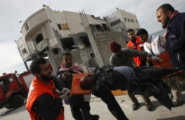 İsrail Filistin'i bombaladı