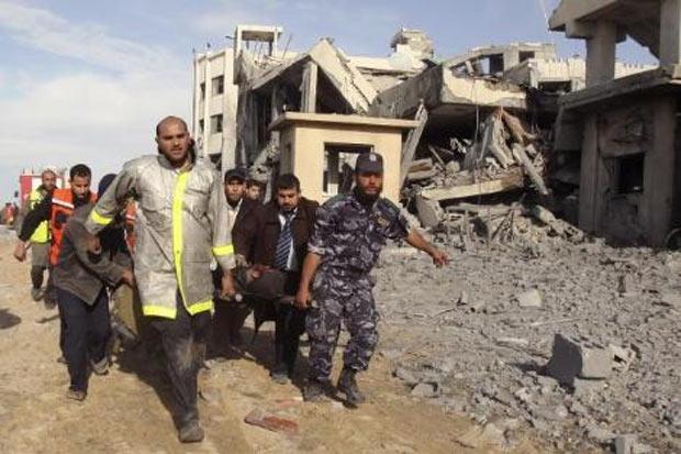 İsrail Filistin'i bombaladı