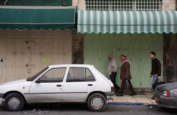 İsrail Filistin'i bombaladı